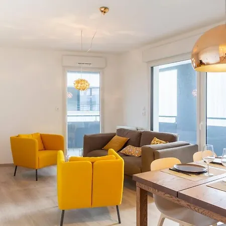Apartment Kevrennad: Appart De Standing 1 Ch Au Capucins, Proche Bus, Tram Et Commodites *