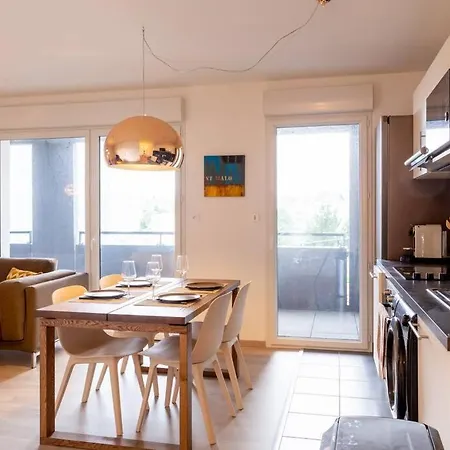 Apartment Kevrennad: Appart De Standing 1 Ch Au Capucins, Proche Bus, Tram Et Commodites Brest